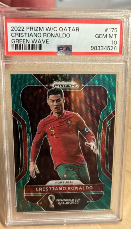 Panini Prizm World Cup Qatar 2022 Cristiano Ronaldo #175 Green Wave PSA 10