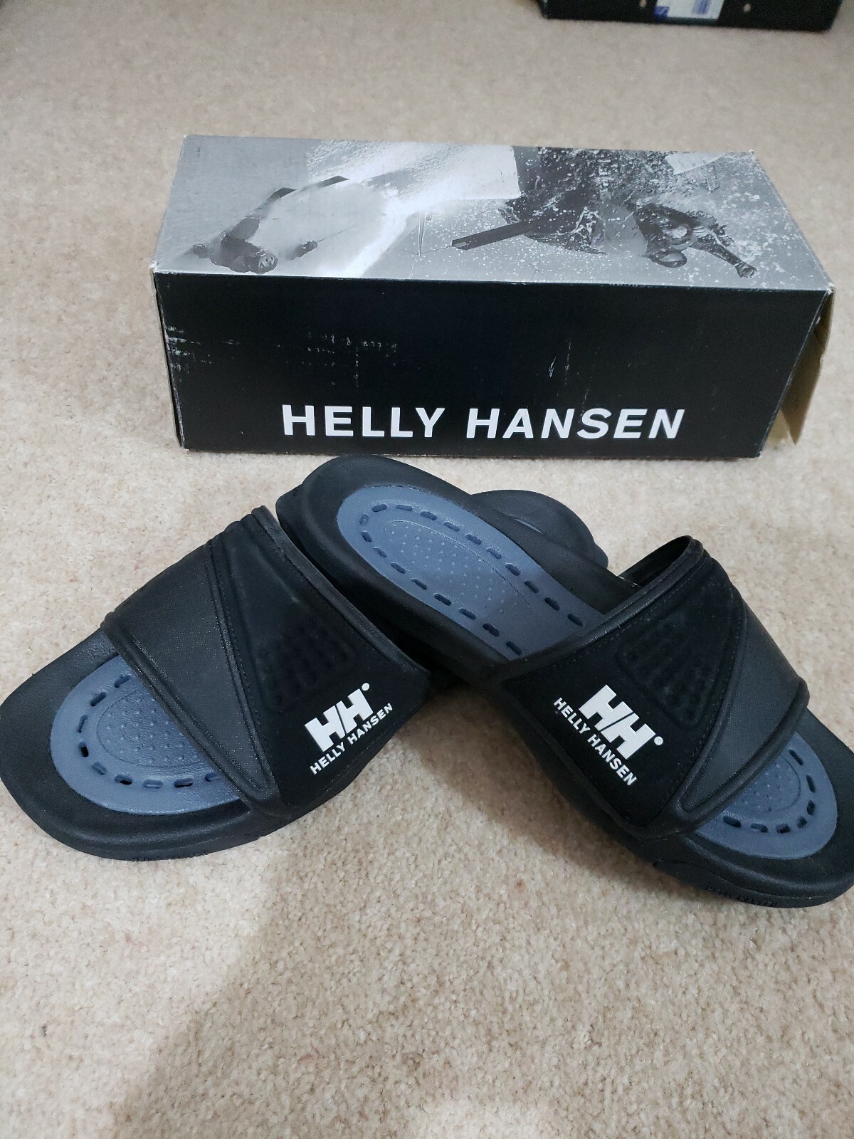 Helly hansen hellylite black white sliders BNIB  uk 8 us 9 with storm grip image 2