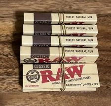 RAW Classic Connoisseur 1 1/4 Paper With TIPS - 5 Packs! 🫣