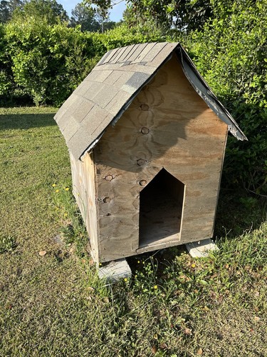 Sturdy Wood Dog House