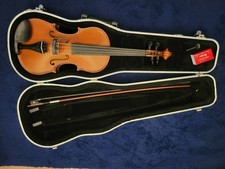Student Beginners Violin - comes with a quality MTS Violin Case - Slightly used