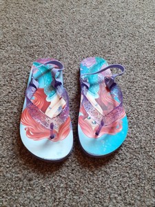 little girl sandals size 12