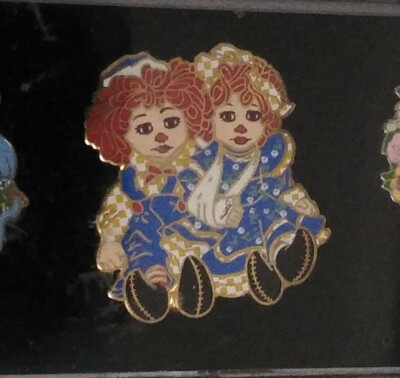 コレクション 2002Raggedy Ann &Andy Limited Year Plate 2002 (3) Pin Limited Edition Raggedy Ann & Andy Set Factory Sealed