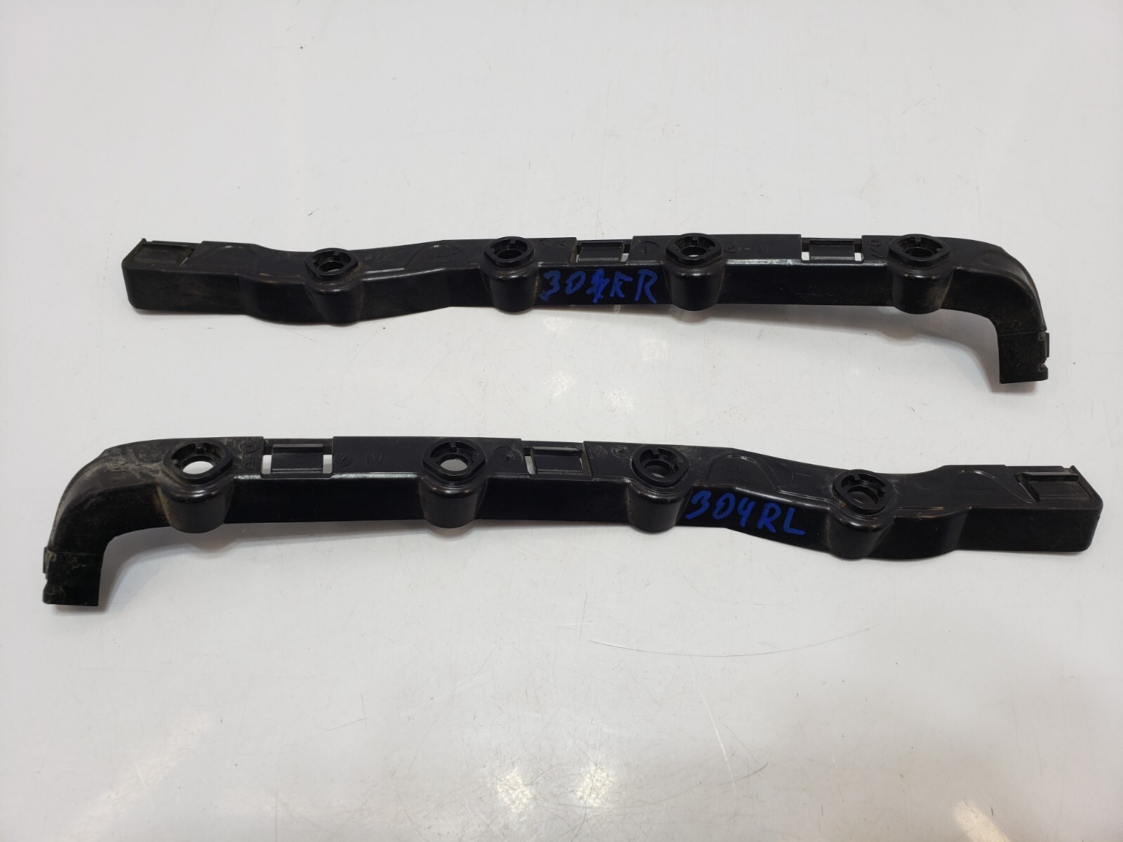 ✅ 2010-2014 OEM Rolls-Royce Ghost RR4 Rear Left Right Bumper Guide Bracket