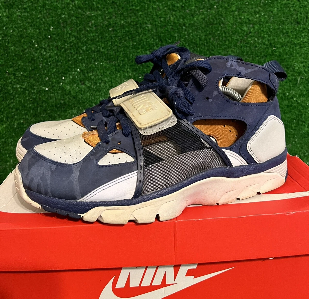 Air sales huarache trainer
