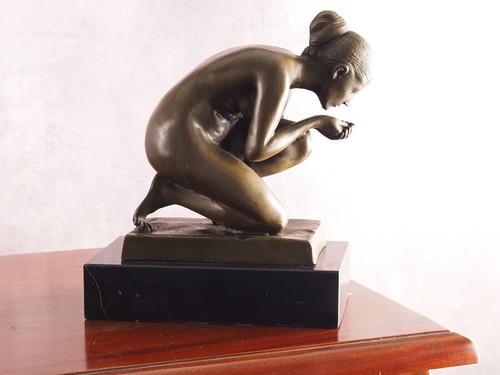 Bronze Sculpture Woman Drinking - After Wenck - Elegant Figurine 22x18cm - Picture 3 of 5