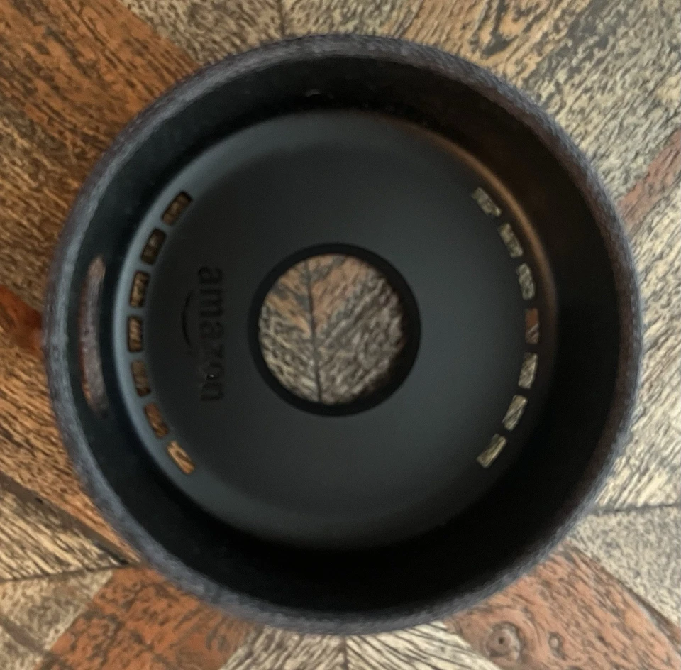 Estuche Amazon Echo Dot (solo se adapta a 2da generación) - Tela gris carbón Foto 4 de 4