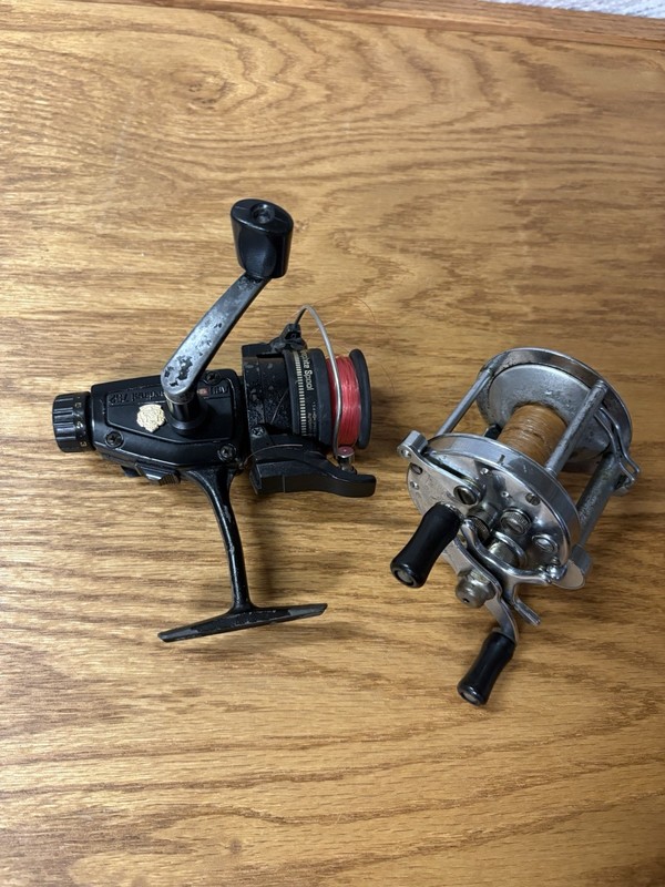 Fishing Reel Pflueger Rocket No 1375 & ABU Garcia Cardinal 752 Vintage Reel Lot