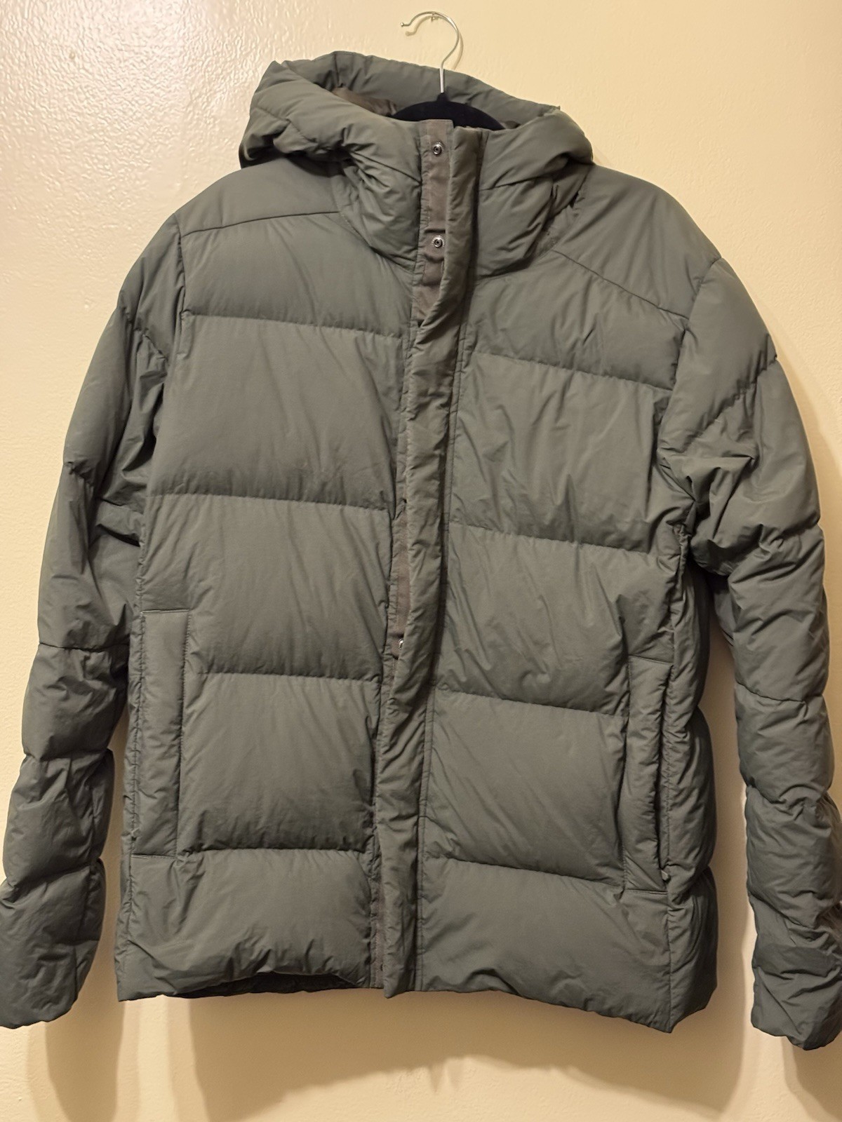 Mountain Hardware Down Jacket - Men’s Medium - image 1