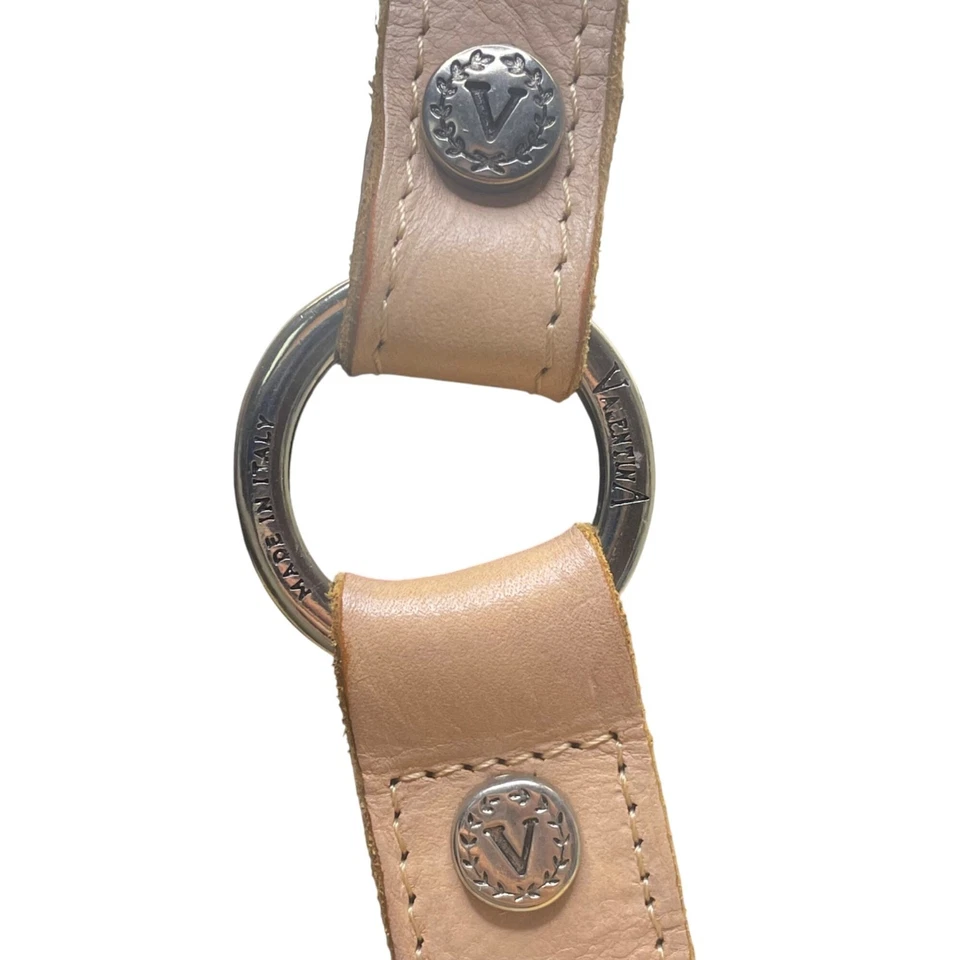 Bolso de hombro Valentina para mujer de cuero negro y rosa con correas ajustables Foto 4 de 4