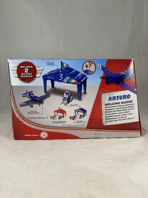 Disney Pixar Planes Pit Row Gift Pack Arturo (Plane, Pitty, & Tent