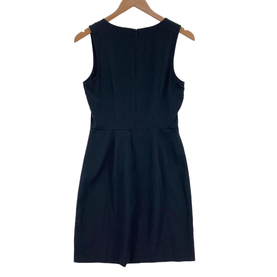 Encantador Vestido Vaina Charlie Para Mujer Pequeño Negro Sin Mangas Envoltura Cuello en V Cremallera Trasera Foto 2 de 4