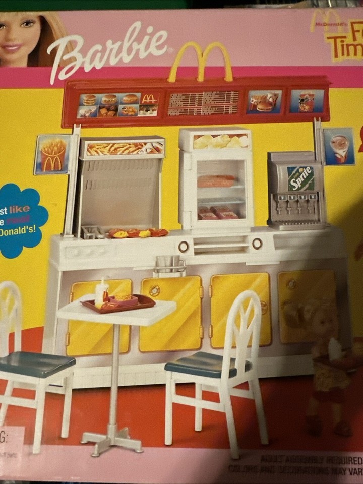 Barbie McDonald's Fun Time! RESTAURANT Playset NEW 88811 Mattel 2001