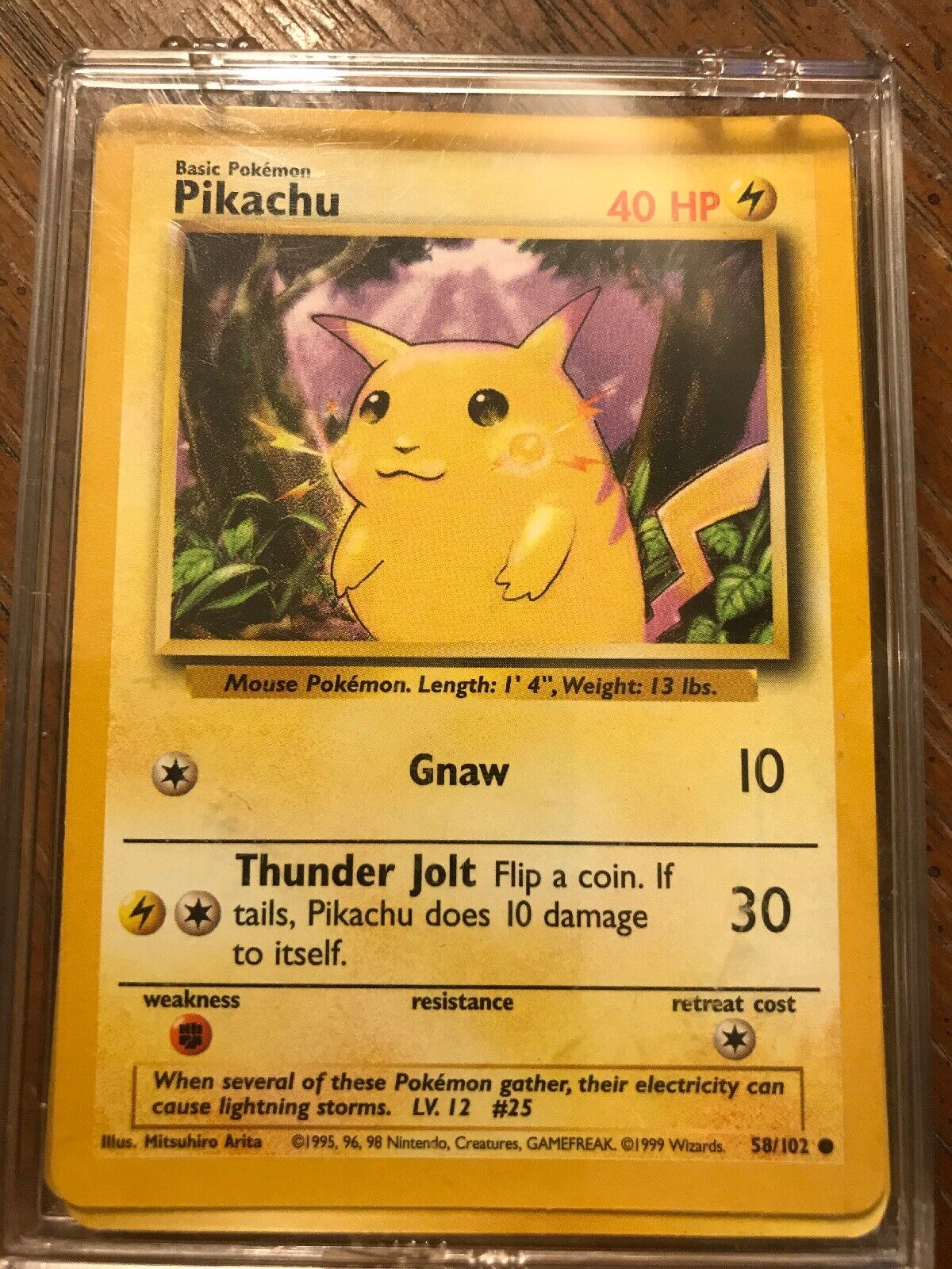 Pikachu (58/102) - Carta Gigante Pokemon / Oversize - Celebrações