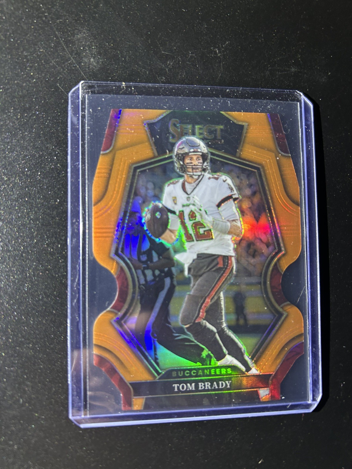 2022 Panini Select - Premier Level Tom Brady #192 Orange Prizm Die-Cut /199