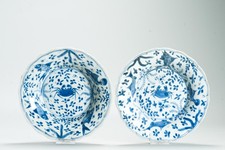 Pair Antique Chinese Porcelain Ca 1700 Kangxi period Period Crab and Fish Dish