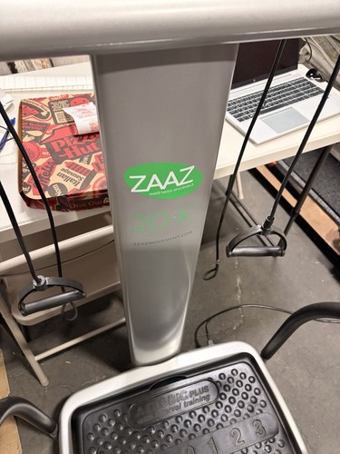 ZAAZ 20-K Oscillating Vibration Platform 450 lb Max 9 Programs Gray w/ Bands