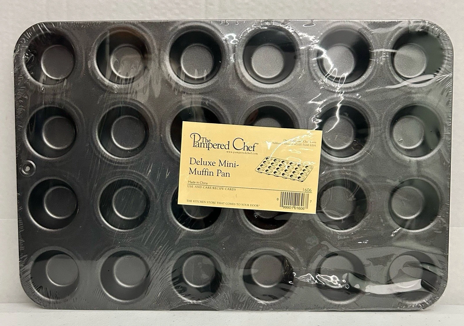 The Pampered Chef Deluxe 24ct Mini Cupcake Pan NonStick Baking Muffins Tarts