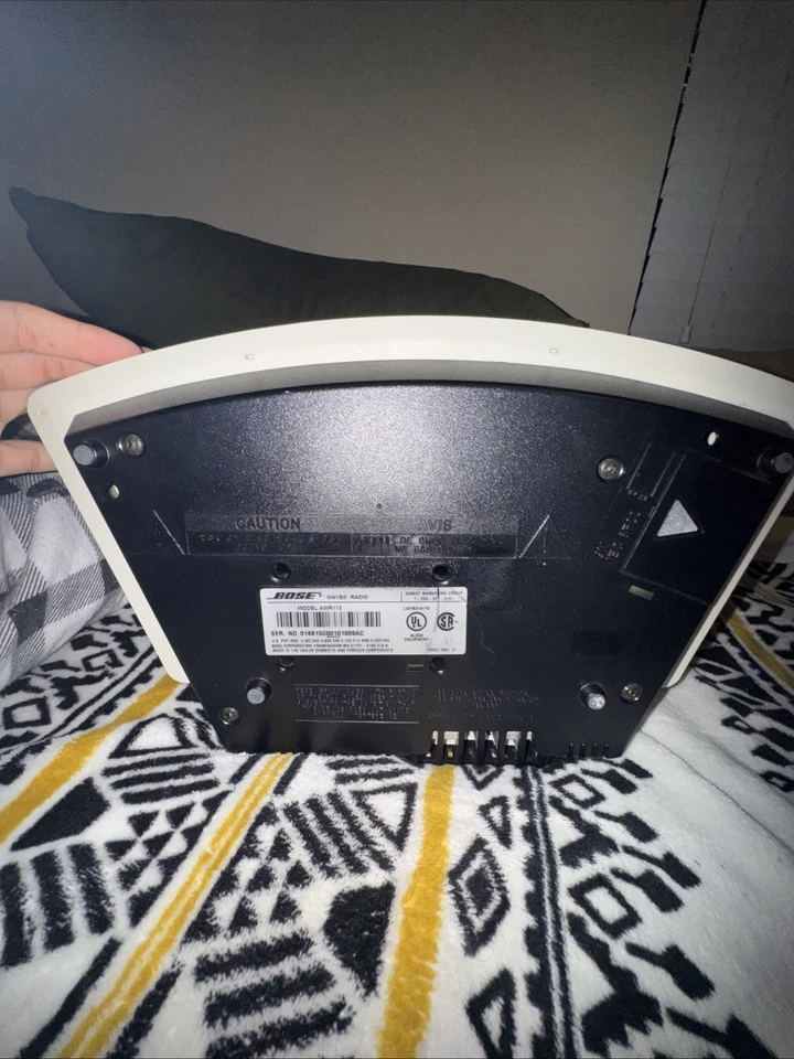 Bose Acoustic Wave Clock Radio with Wire. !!WORKS TESTED!!- White - Image 4 of 4