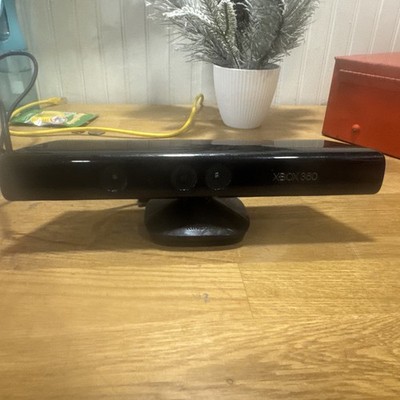 Xbox 360 Kinect Sensor Comes with Wires, No Controller
