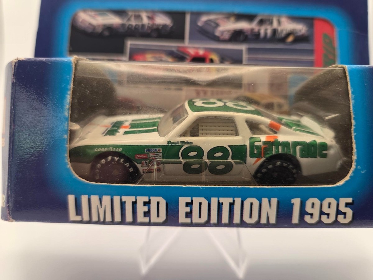 1995 Action Racing #88 Darrell Waltrip 