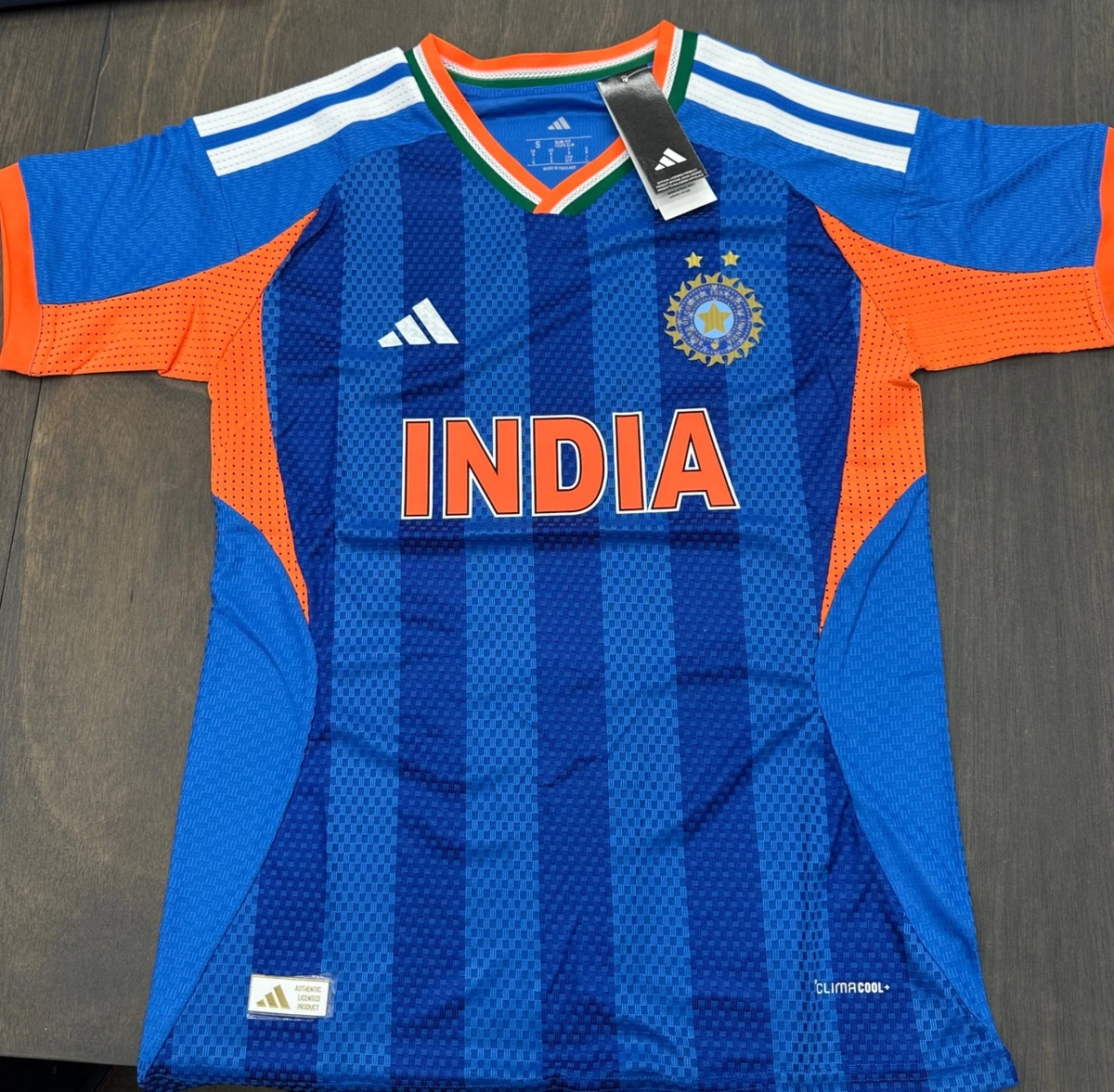 Preços baixos em Camisa de críquete em equipamentos de críquete | eBay