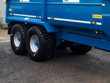 SILAGE GRAIN & DUMP TRAILER WHITE REFLECTIVE SEGMENTED SQUARE VINYL KANE REDROCK