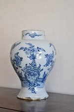 Pot en faience de Delft début XVIIIème