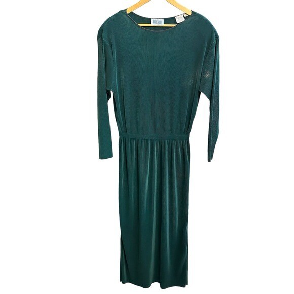 QPS Vintage, Emerald Green, Long Sleeve, Accordion Pleated Midi Dress sz M QPS Vintage, Emerald Green, Long Sleeve, Accordion Pleated Midi Dress sz M