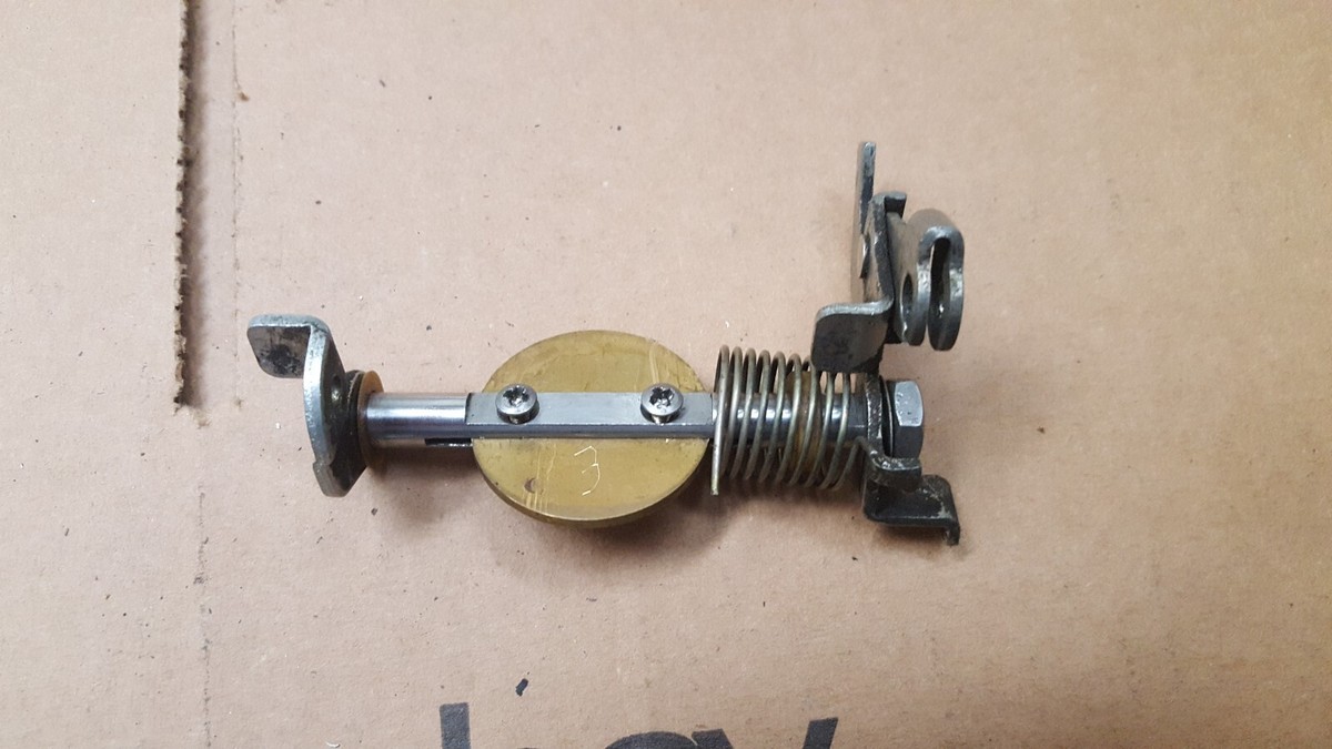 1980 1981 Yamaha XS1100 inner right carburetor # 3 throttle shaft