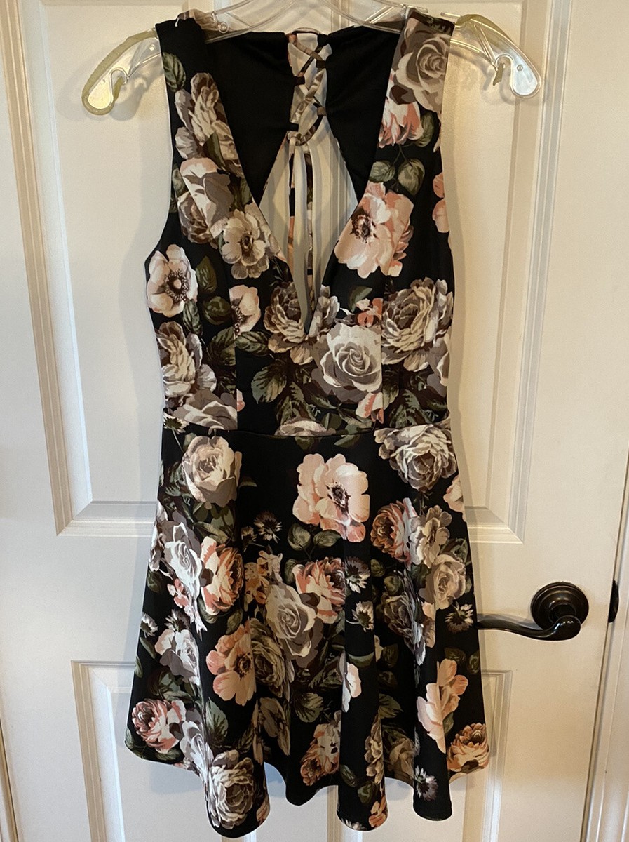 floral plunge neck dress Laisha Floral Plunge Neck Dress