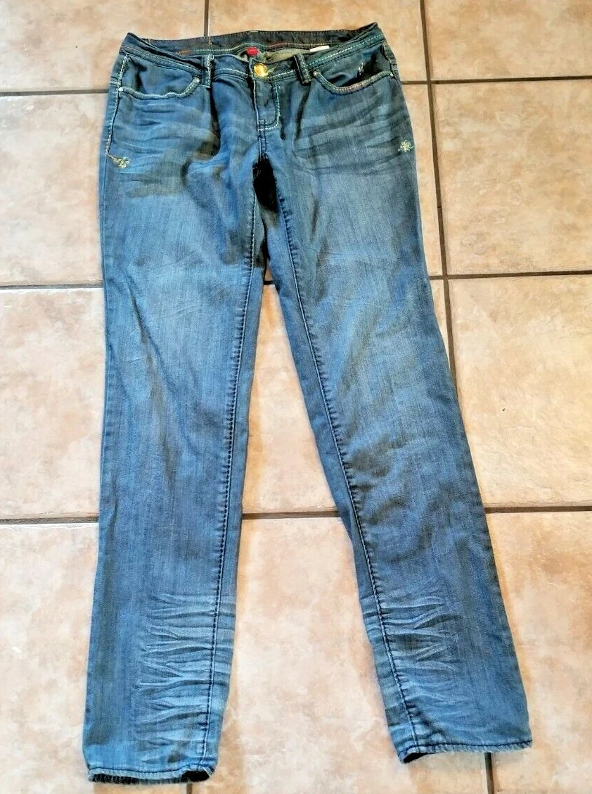 Straight leg clearance apple bottoms jeans