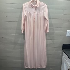 Sans Souci soft peach long nightgown collar long sleeves Vintage