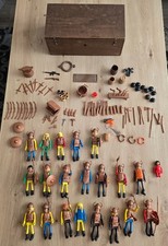 Play Big Figuren Wikinger, viel Zubehör, Bogen, Schwerter, etc., inkl. Holzkiste