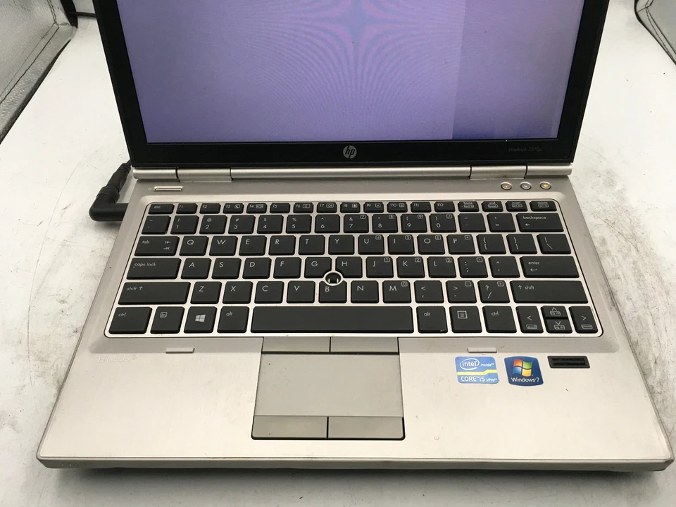 HP ELITEBOOK 2570P - FOR PARTS/BAD LCD - INTEL I5 3RD GEN - NO RAM -READ DESC-BB - Image 3 of 4