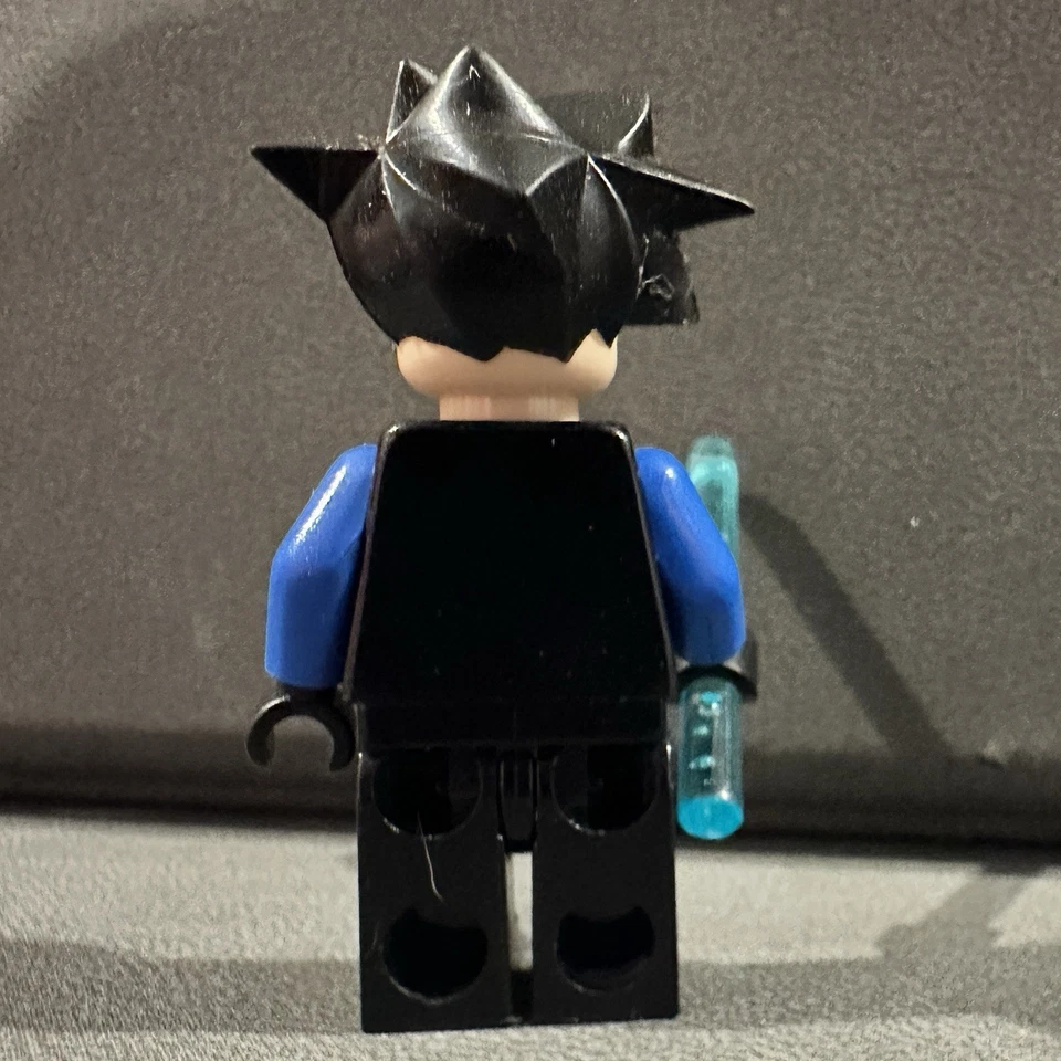 LEGO: Arkham Asylum (7785) Nightwing Minifigure 2006 Rare Batman Figure - Image 2 of 4
