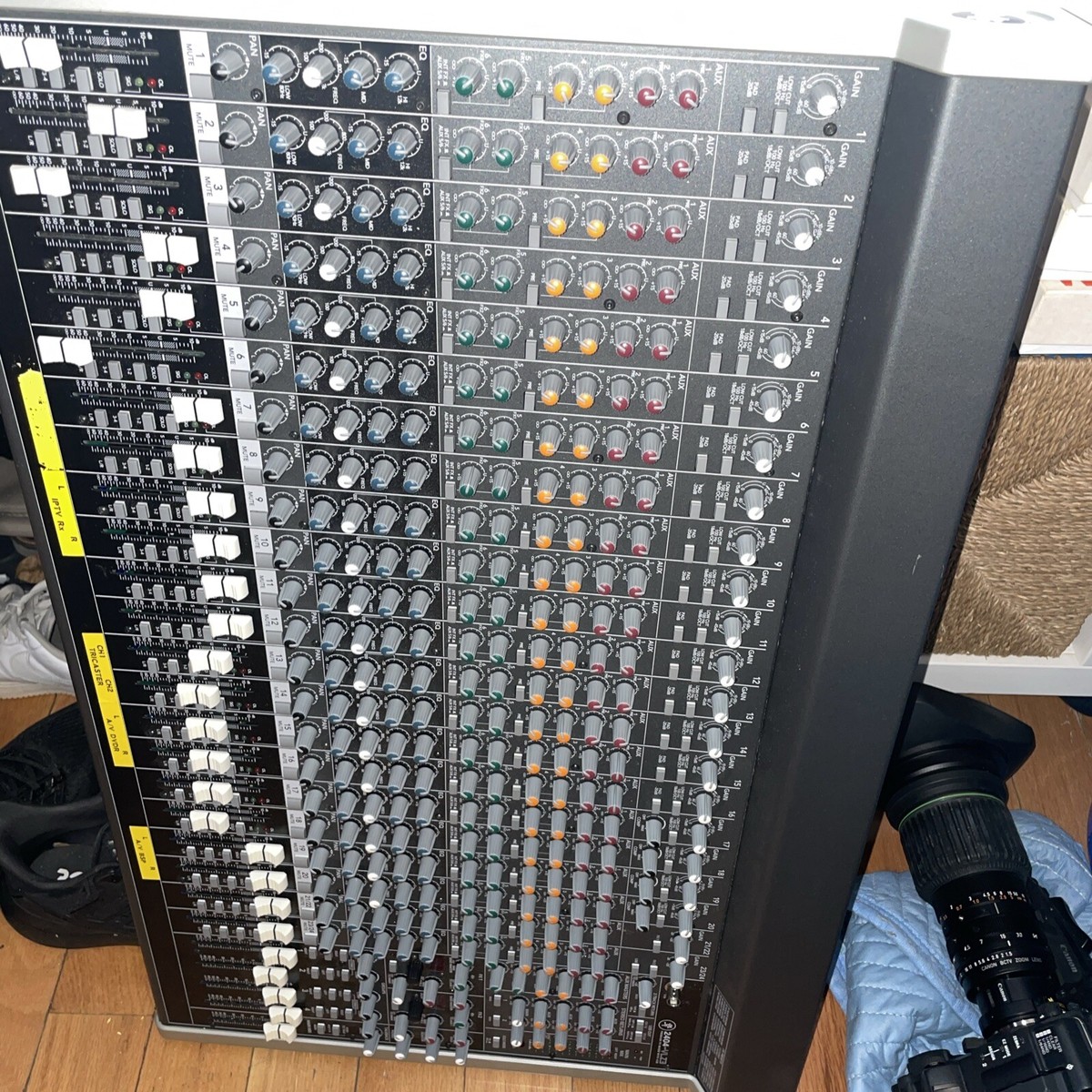 Mackie 2404-VLZ3 24-Channel 4-Bus Mixing Console Used | eBay