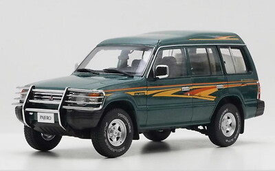 SunYork 1/18 Scale Mitsubishi PAJERO V31 Green Diecast Car Toy