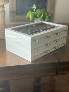 Kendra Scott Jewelry Box