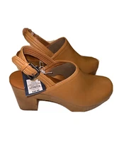 Universal Threada Womens Size 11 Tan Clogs New With Tags