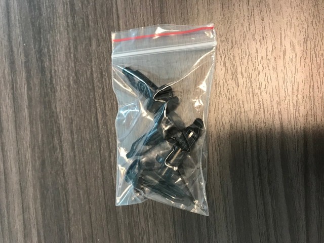 Pack of 4 Rivets / Retainer Clips / Hardware Toyota Tundra Tailgate