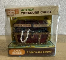 Vintage Penn Plax Action Treasure Chest Aquarium 2.5 Inches Tall