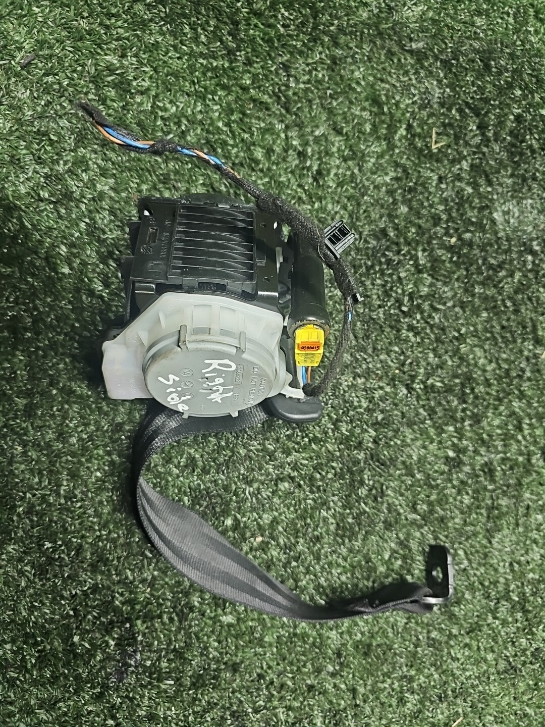Porsche Macan 2017 All Rear Seat Belt 95B857805B Egi11814 for sale 