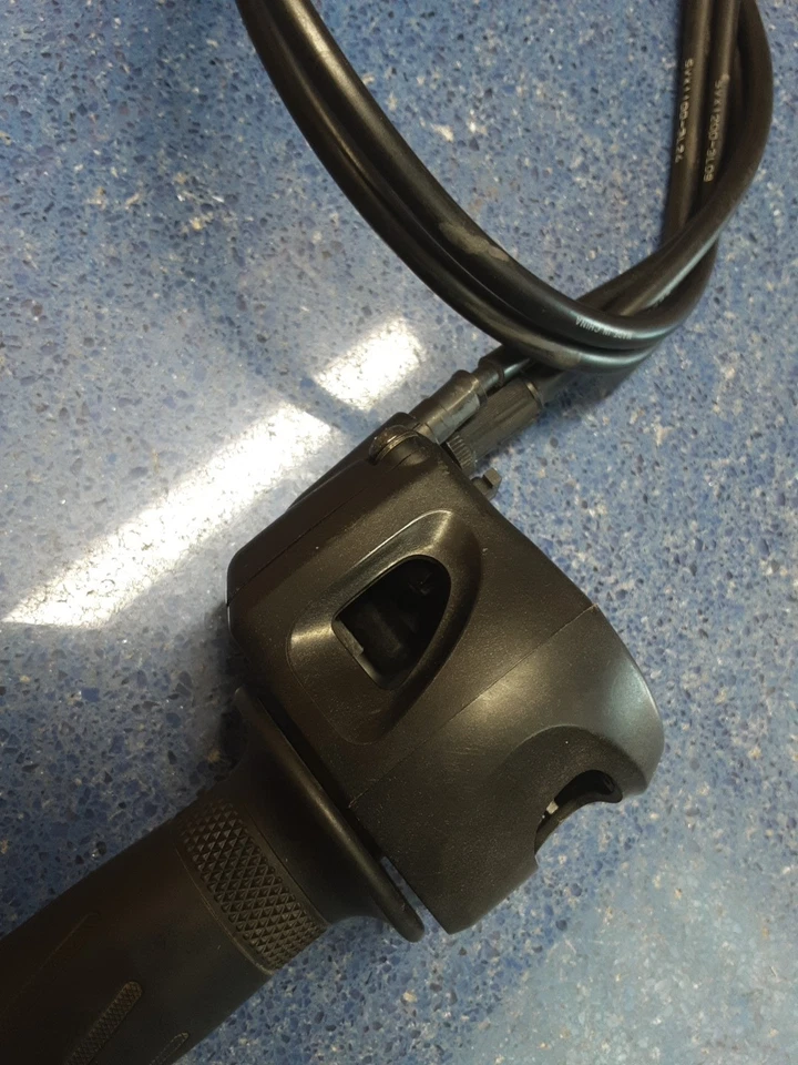 Yamaha FZ6 Fazer 600 2005 2004-2010 control del acelerador lado derecho sin interruptores Foto 3 de 4