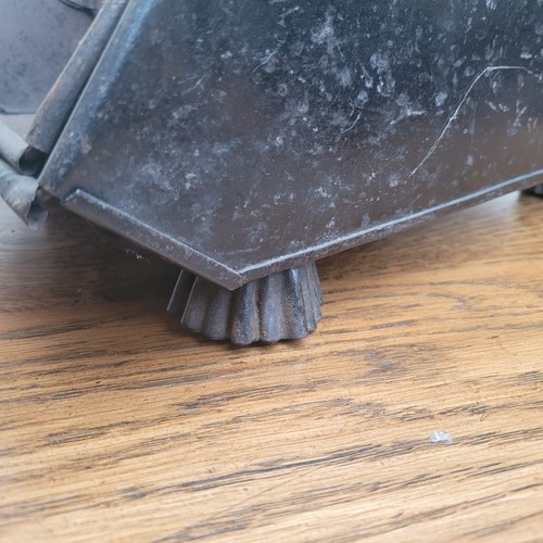 Victorian Ebonized Sheet Metal & Brass Coal Scuttle with Scoop/Shovel - Picture 9 of 14