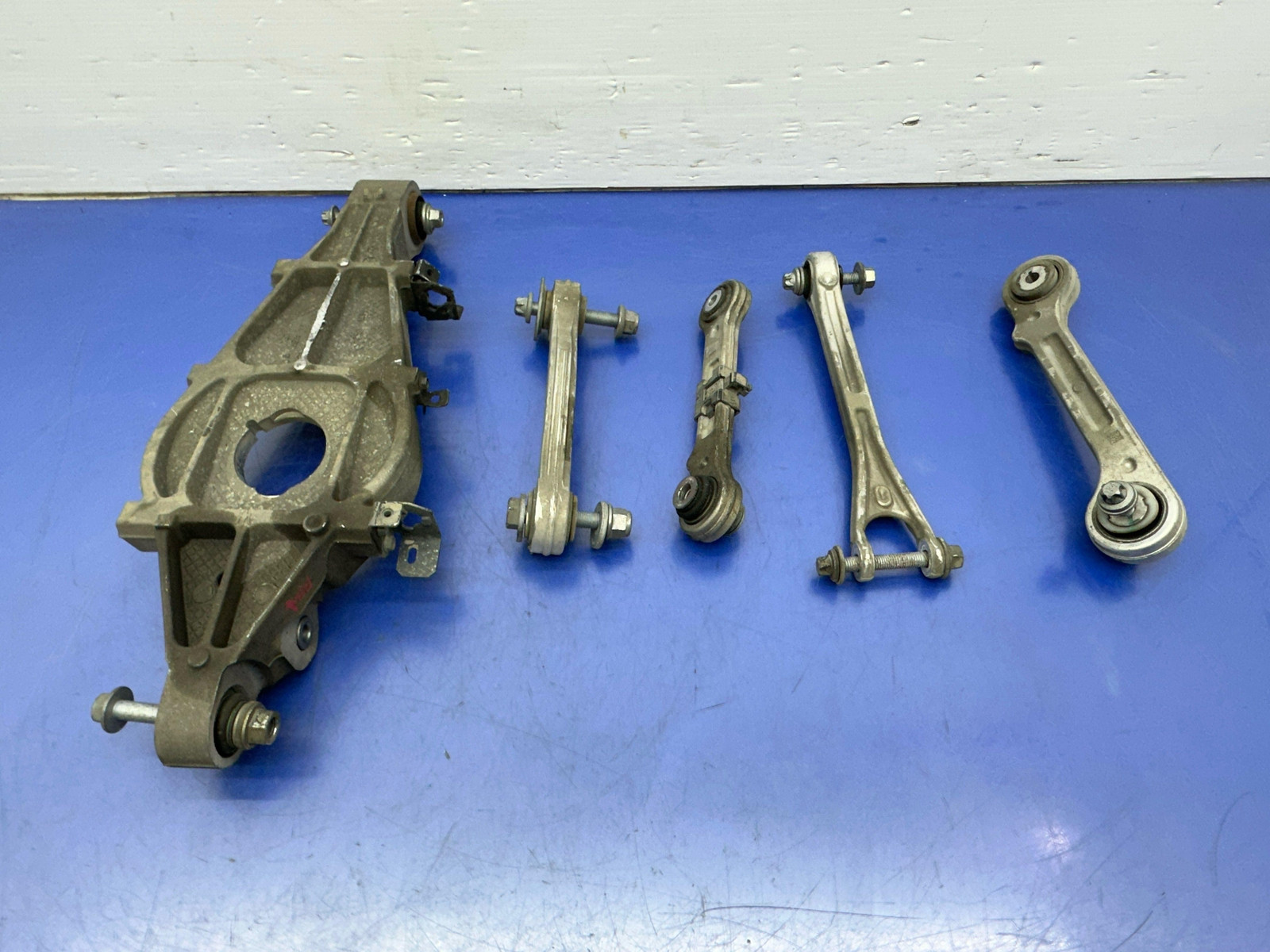 Maserati Levante 2018 Rear Right Control arms Set P/N 06700320170