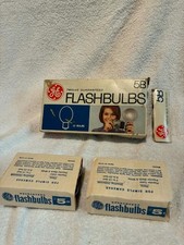 Vintage 8 GE 5B Flashbulbs