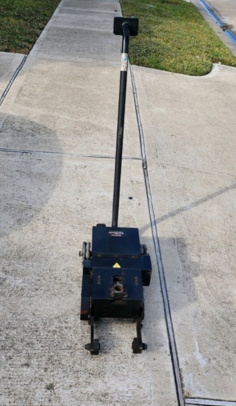 APPLETON CART MOVER BATTERY OPERATED HAS A 24VOLT WITH RECHARGEABLE BATTERY