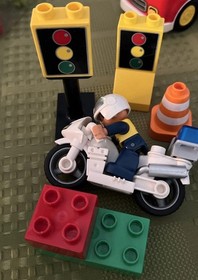 Lego Duplo Police Bike Traffic Cop 5679 Stop Lights Motorcycle