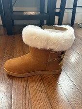 Juicy Couture Brown Fur Boots With Bows Size 7